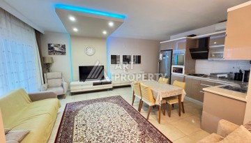 Квартира 2+1 с большим застекленным балконом, 110 кв.м. Махмутлар, Алания - Ракурс 12