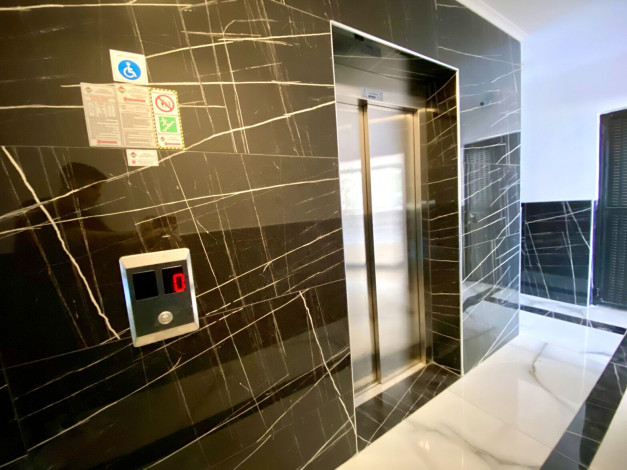 Две квартиры 3+1 в новом доме с инфраструктурой в районе Махмутлар,  150 м2 - Ракурс 22