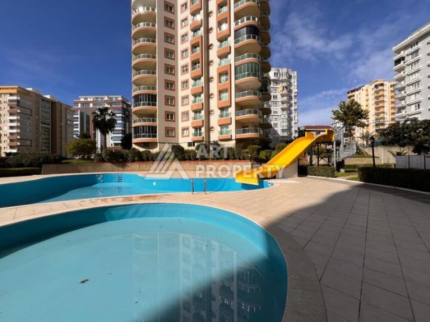 Квартира 2+1 в популярной резиденции на ул.Ататюрка в Махмутларе, 120 кв.м. - Ракурс 1