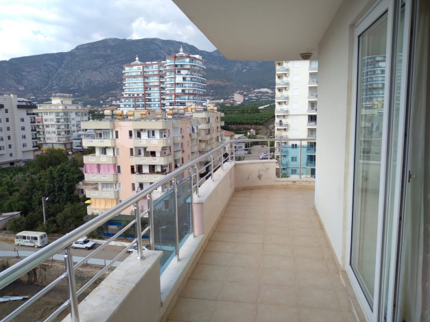 Трехкомнатная квартира в 250 метрах от моря в районе Махмутлара, 120 м2 - Ракурс 10