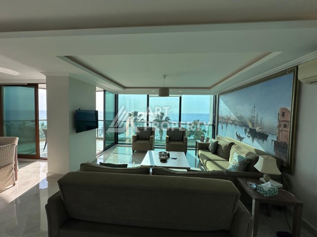 Квартира 2+1 на первой линии в районе Оба, 115 м², прямой вид на море и крепость - Ракурс 3