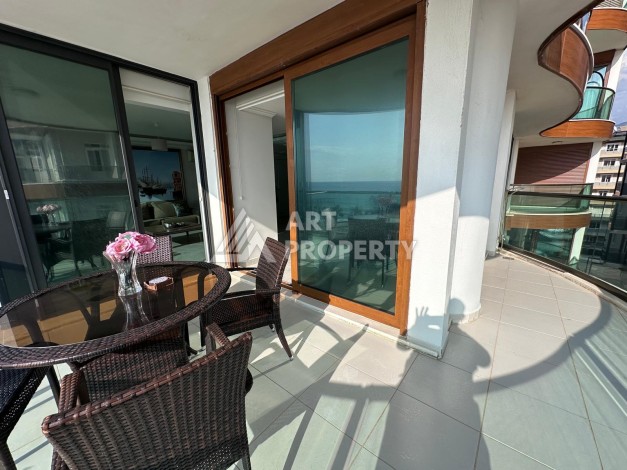 Квартира 2+1 на первой линии в районе Оба, 115 м², прямой вид на море и крепость - Ракурс 8