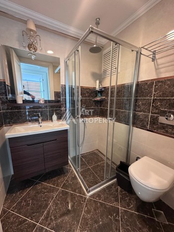 Квартира 2+1 на первой линии в районе Оба, 115 м², прямой вид на море и крепость - Ракурс 22