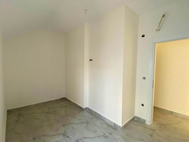 Трехкомнатная квартира в новом доме в 350 метрах от моря в Махмутлар, 110 м2 - Ракурс 16