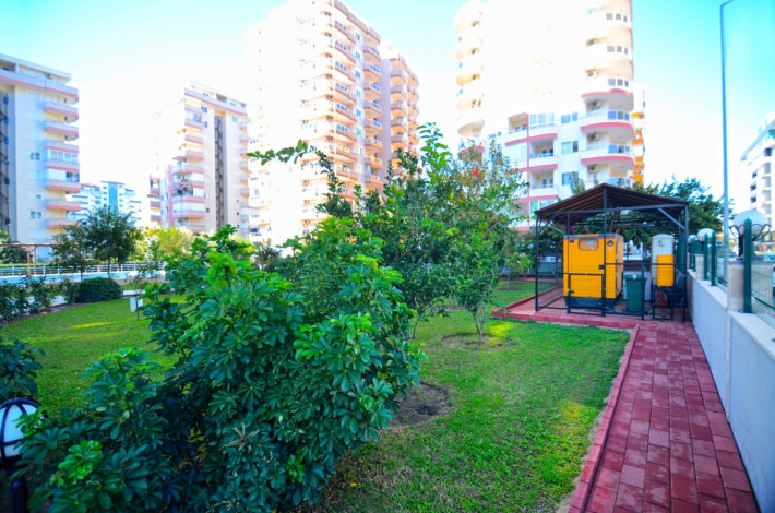 Полностью меблированная трехкомнатная квартира 2+1 в 500 метрах от моря в Махмутларе, 118 м2 - Ракурс 3