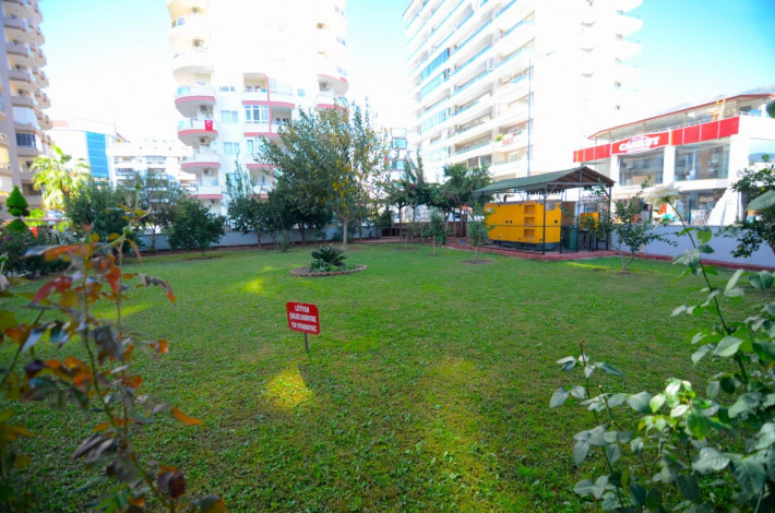 Полностью меблированная трехкомнатная квартира 2+1 в 500 метрах от моря в Махмутларе, 118 м2 - Ракурс 4