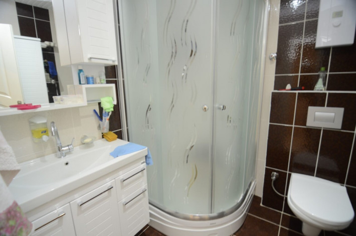 Полностью меблированная трехкомнатная квартира 2+1 в 500 метрах от моря в Махмутларе, 118 м2 - Ракурс 16