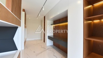 Элитная недвижимость в центре Алании, квартира 4+1 площадью 210 кв.м. - Ракурс 2