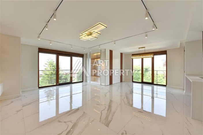 Элитная недвижимость в центре Алании, квартира 4+1 площадью 210 кв.м. - Ракурс 11