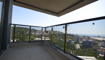 Современный дуплекс 2+1 с панорамным видом на море и бассейн — отличное предложение для комфортной жизни и отдыха. - Ракурс 2