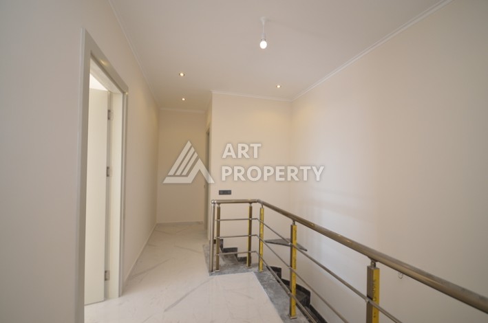 Современный дуплекс 2+1 с панорамным видом на море и бассейн — отличное предложение для комфортной жизни и отдыха. - Ракурс 11