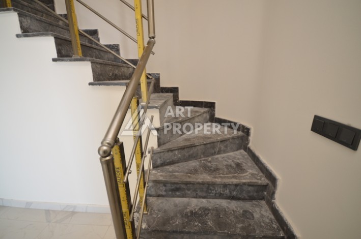 Современный дуплекс 2+1 с панорамным видом на море и бассейн — отличное предложение для комфортной жизни и отдыха. - Ракурс 12