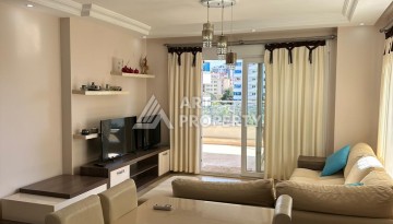 Срочная продажа просторной квартиры 2+1 в районе Махмутлар рядом с морем - Ракурс 2