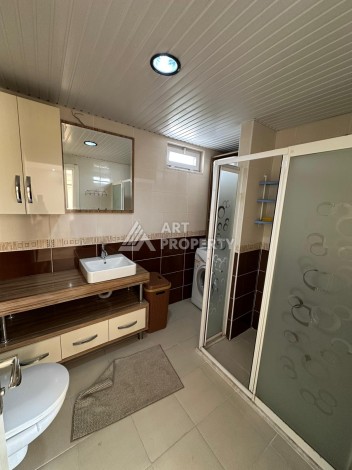 Срочная продажа просторной квартиры 2+1 в районе Махмутлар рядом с морем - Ракурс 4