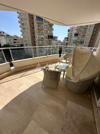 Срочная продажа просторной квартиры 2+1 в районе Махмутлар рядом с морем - Ракурс 21