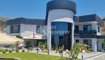 Вилла 6+2 с большим участком 1950 м2 в районе Каргыджак, Алания - Ракурс 1