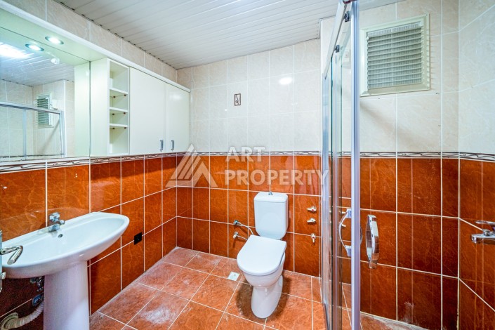 Квартира 2+1 с видом на море в Тосмуре — срочная продажа, 100 метров до пляжа - Ракурс 11