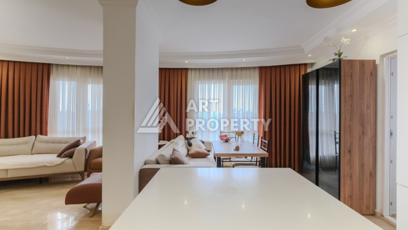 Просторная квартира 2+1 с видом на море и крепость Аланьи в районе Тосмур - Ракурс 6