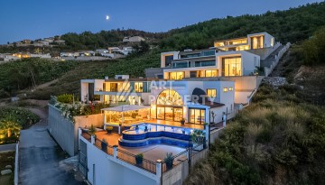 Вилла 3+1 с частным бассейном, 200 кв.м. Каргыджак, Алания - Ракурс 1