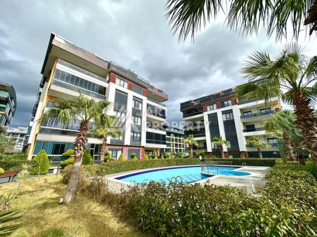 Двухуровневая квартира 3+1 с отдельной кухней в районе Оба, 180 м² - Ракурс 0