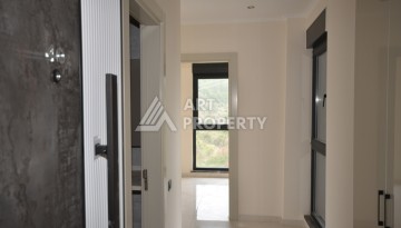 Современная квартира 2+1 с видоми на горы, море и город в современном комплексе Демирташ. - Ракурс 12