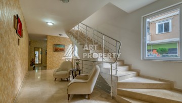 Просторная квартира 1+1 в Махмутларе в 200 метрах от моря с панорамными видами - Ракурс 6