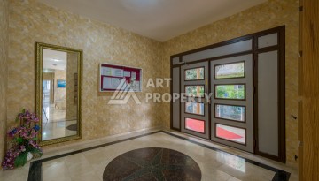 Просторная квартира 1+1 в Махмутларе в 200 метрах от моря с панорамными видами - Ракурс 17