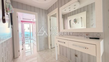 Просторная квартира 2+1 на первой линии в районе Махмутлар — идеальный вариант у самого моря. - Ракурс 3