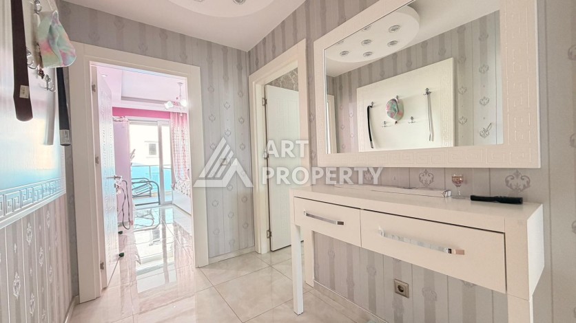 Просторная квартира 2+1 на первой линии в районе Махмутлар — идеальный вариант у самого моря. - Ракурс 2