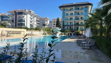 Квартира 1+1 на первой береговой линии в Кестеле с видом на море - Ракурс 1