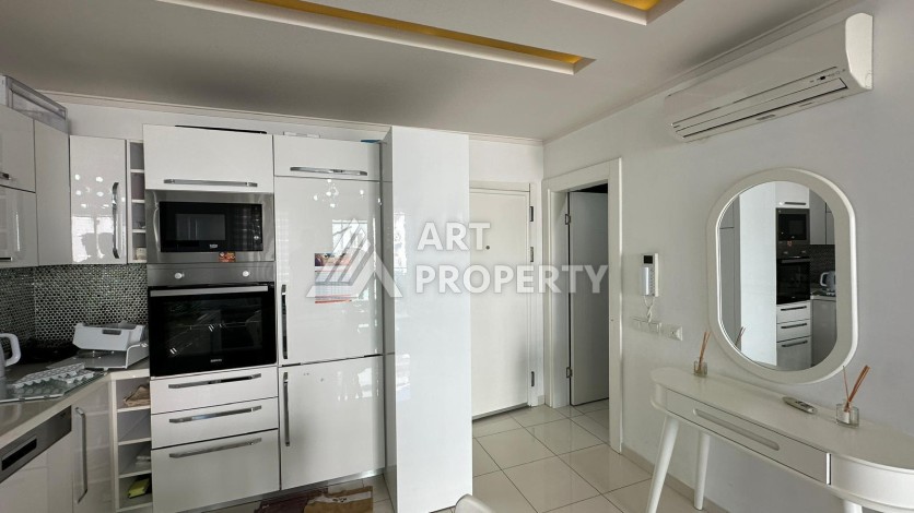 Квартира 1+1 на первой береговой линии в Кестеле с видом на море - Ракурс 1