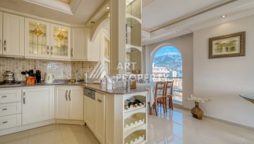 Квартира 2+1 с панорамным видом на море всего в 50 метрах от пляжа в районе Махмутлар. - Ракурс 2