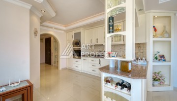 Квартира 2+1 с панорамным видом на море всего в 50 метрах от пляжа в районе Махмутлар. - Ракурс 9