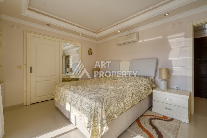 Квартира 2+1 с панорамным видом на море всего в 50 метрах от пляжа в районе Махмутлар. - Ракурс 12