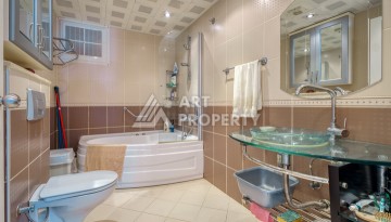 Квартира 2+1 с панорамным видом на море всего в 50 метрах от пляжа в районе Махмутлар. - Ракурс 22