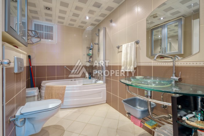 Квартира 2+1 с панорамным видом на море всего в 50 метрах от пляжа в районе Махмутлар. - Ракурс 21