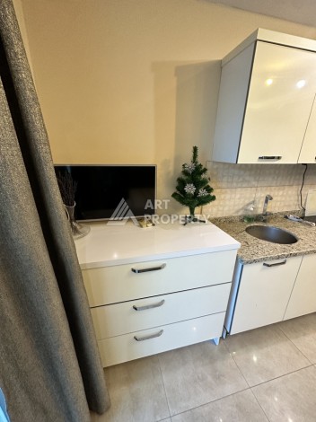 Квартира-студия в центре Махмутлара, рези денция отельного типа, море в 500 метрах - Ракурс 8