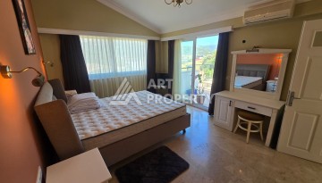 Просторный меблированный дуплекс 2+1 с панорамными видами на горы и город в  районе Каргыджак. - Ракурс 10