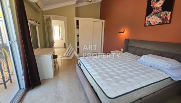 Просторный меблированный дуплекс 2+1 с панорамными видами на горы и город в  районе Каргыджак. - Ракурс 11