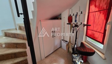 Просторный меблированный дуплекс 2+1 с панорамными видами на горы и город в  районе Каргыджак. - Ракурс 15