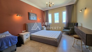 Просторный меблированный дуплекс 2+1 с панорамными видами на горы и город в  районе Каргыджак. - Ракурс 21