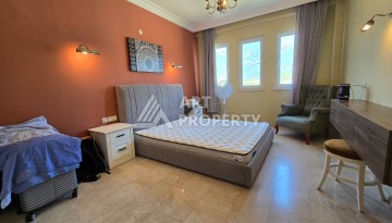 Просторный меблированный дуплекс 2+1 с панорамными видами на горы и город в  районе Каргыджак. - Ракурс 23