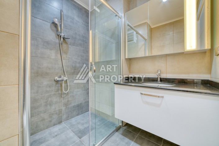 2+1 с полной панорамой на море, крепость и горы — 120 м² на 10 этаже в Махмутларе - Ракурс 12