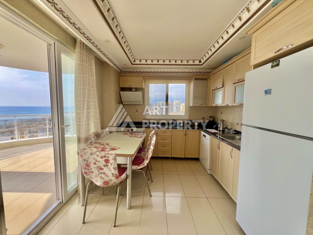 Просторная 2+1 квартира 110 м² на 9 этаже с панорамным видом на море и крепость, в 70 метрах от пляжа, с бассейном и развитой инфраструктурой - Ракурс 8