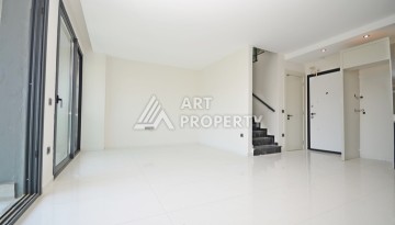 Просторный дуплекс 3+1 с видом на горы в районе Каргыджак, 150 кв.м. - Ракурс 2