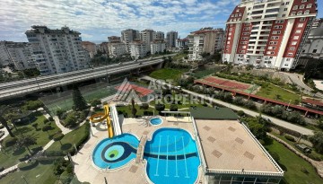 Просторная квартира 2+1 с видом на море в комплексе в районе Джикджилли — подходит под ВНЖ. - Ракурс 24