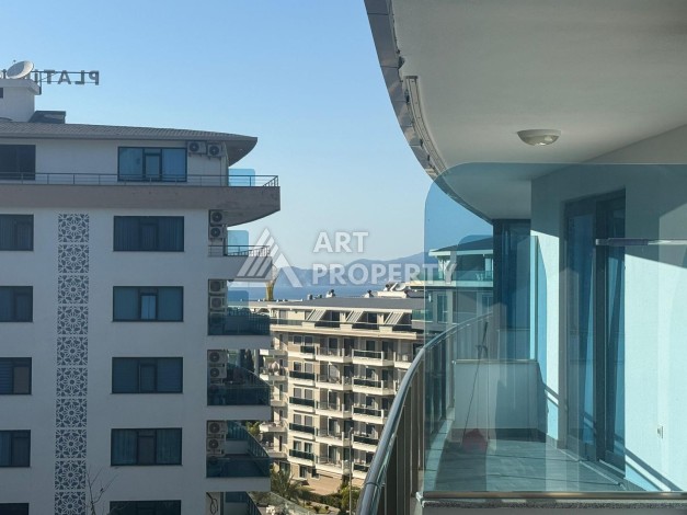 Просторная меблированная квартира 2+1 в элитном комплексе в районе Каргыджак — 300 метров до моря. - Ракурс 3