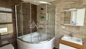 Просторная меблированная квартира 2+1 в элитном комплексе в районе Каргыджак — 300 метров до моря. - Ракурс 8