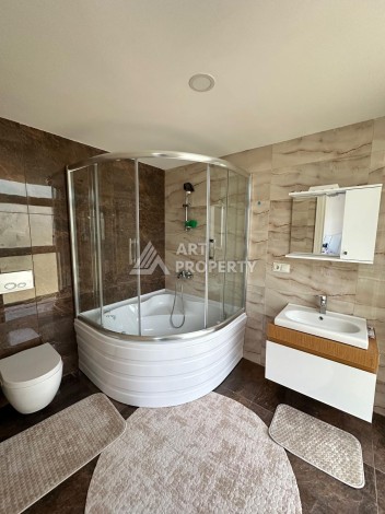 Просторная меблированная квартира 2+1 в элитном комплексе в районе Каргыджак — 300 метров до моря. - Ракурс 7