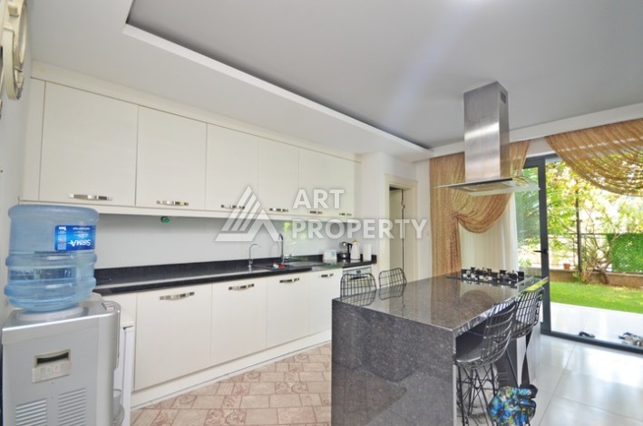 Большой 3+1 дуплекс с садом в Каргыджаке, 200 кв.м - Ракурс 9